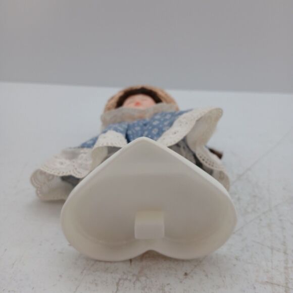 VintageVogue Ginny Flower Time Poseable Vinyl Doll with Stand - Picture 7 of 11